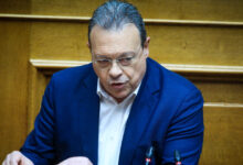 Φάμελλος-κατά-Μητσοτάκη-για-Λαζαρίδη:-Τι-άλλο-πρέπει-να-αποκαλυφθεί-για-να-διώξει-τον-πολιτικό-απατεώνα;