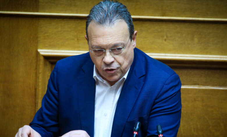 Φάμελλος-κατά-Μητσοτάκη-για-Λαζαρίδη:-Τι-άλλο-πρέπει-να-αποκαλυφθεί-για-να-διώξει-τον-πολιτικό-απατεώνα;