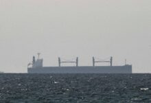 Νέα-πρόταση-του-Ιράν-για-τα-Στενά-του-Ορμούζ:-Να-περνούν-τα-πλοία-από-τη-μεριά-του-Ομάν