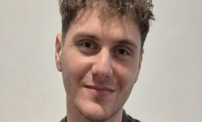 Λευκάδα:-Υποτροφία-για-μαθητή-που-πήγαινε-για-6-χρόνια-με-καΐκι-στο-σχολείο