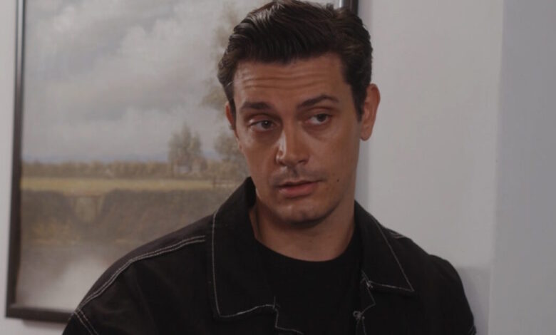 Γη-της-ελιάς-–-επόμενο-επεισόδιο:-Ο-Μανώλης-ότι-μια-μητέρα-που-παράτησε-το-μωρό-της-κι-αποφασίζει-να-την-τιμωρήσει