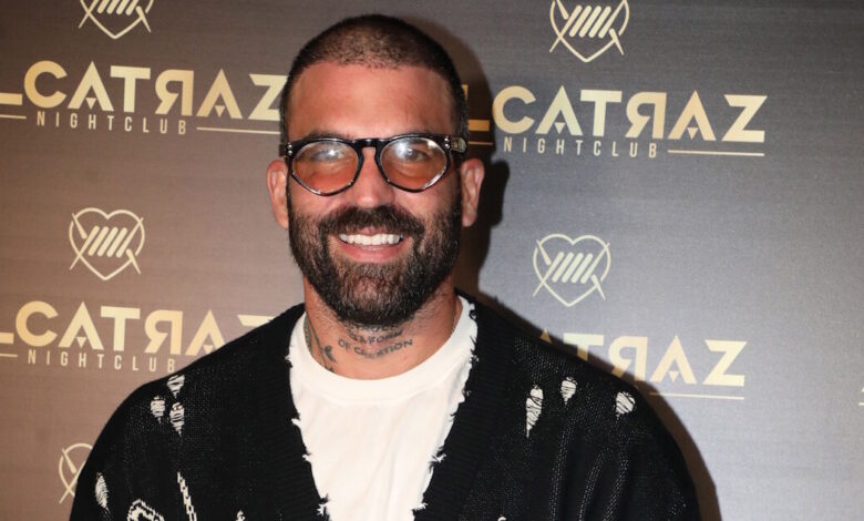 Δημήτρης-Αλεξάνδρου-–-Ρία-Ελληνίδου:-Το-κατοικίδιο-φίδι-του-επιχειρηματία-τυλίχτηκε-γύρω-από-την-τραγουδίστρια-–-Δείτε-βίντεο