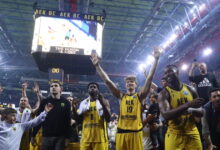 ΑΕΚ:-Οι-έξαλλοι-πανηγυρισμοί-παικτών-και-οπαδών-στη-«sunel-arena»-μετά-την-πρόκριση-της-Ένωσης-στο-final-4-του-bcl