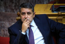 Γιώργος-Μυλωνάκης:-Για-ακόμη-αρκετά-24ωρα-διασωληνωμένος,-υπό-καταστολή,-στη-ΜΕΘ-μετά-τη-ρήξη-ανευρύσματος-εγκεφάλου