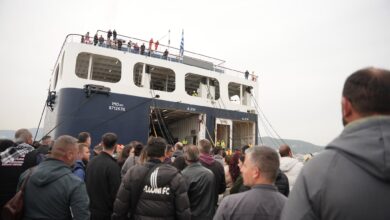 Λέσβος:-Συνεχίζεται-το-μπλόκο-στο-λιμάνι-της-Μυτιλήνη-από-τους-κτηνοτρόφους