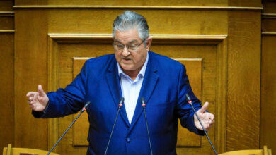 Κουτσούμπας-κατά-Μητσοτάκη-για-ΟΠΕΚΕΠΕ,-υποκλοπές-και-κράτος-δικαίου:-«Είστε-έκθετοι-και-δεν-μπορείτε-να-το-κρύψετε»