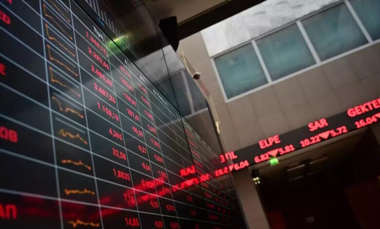 Χρηματιστήριο-Αθηνών:-Με-απώλειες-0,63%-έκλεισαν-οι-μετοχές,-έντονες-πιέσεις-στις-τράπεζες