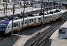 Πάτρα:-Τρένο-έπεσε-σε-αυτοκίνητο-που-ήταν-παρκαρισμένο-στις-γραμμές