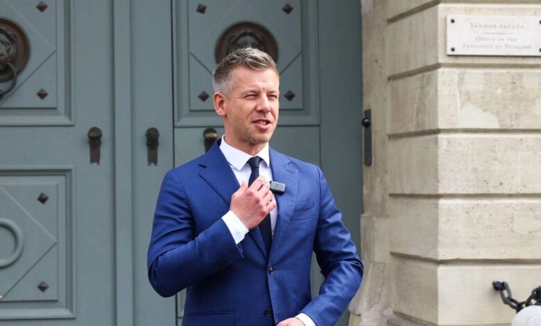 Ουγγαρία:-Από-γραφείο-κοντά-στο-Κοινοβούλιο-θα-κυβερνήσει-ο-Μαγιάρ,-κι-όχι-από-το-«Παλάτι»-του-Όρμπαν