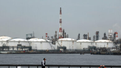 Το-πετρέλαιο-υποχωρεί-κάτω-από-τα-100-δολάρια-καθώς-οι-επενδυτές-«ποντάρουν»-στα-σενάρια-ειρήνης