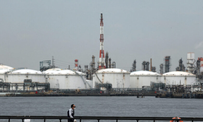 Το-πετρέλαιο-υποχωρεί-κάτω-από-τα-100-δολάρια-καθώς-οι-επενδυτές-«ποντάρουν»-στα-σενάρια-ειρήνης