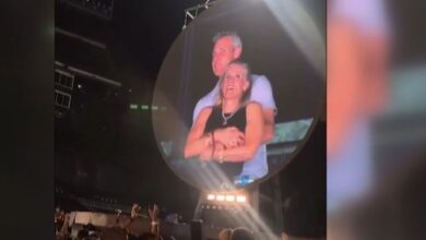 Η-Κρίστιν-Κάμποτ-ρίχνει-«μαύρο»-στους-coldplay-μετά-το-σκάνδαλο-της-kiss-cam:-«Δεν-θα-ξαναπάω-σε-συναυλία-τους»