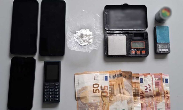 Λάρισα:-Σύλληψη-33χρονου-με-κοκαΐνη-και-ζυγαριές