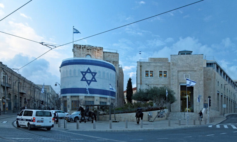 Ο-κεντρικός-τραπεζίτης-του-Ισραήλ-ελπίζει-σε-τέλος-του-πολέμου-μετά-την-υποβάθμιση-του-στόχου-ανάπτυξης-σε-3,8%-από-5,2%