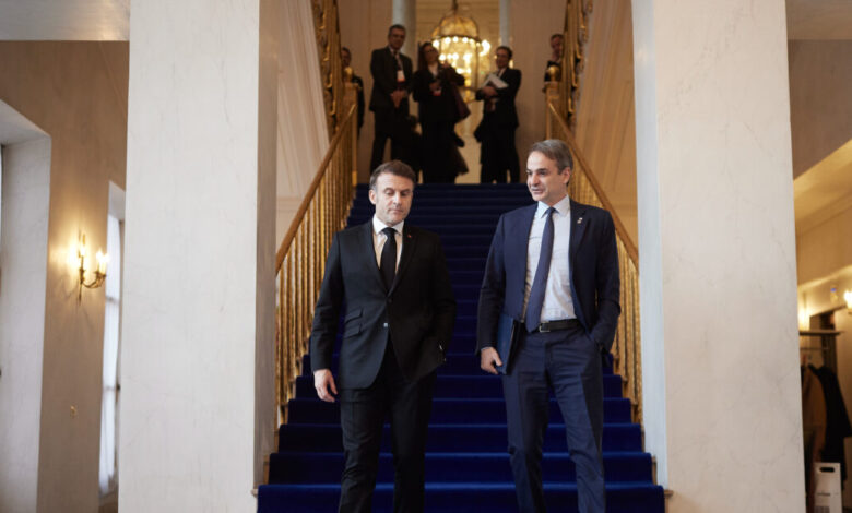 bloomberg:-Γαλλία-και-Ελλάδα-ανανεώνουν-για-άλλα-πέντε-χρόνια-την-αμυντική-συμφωνία