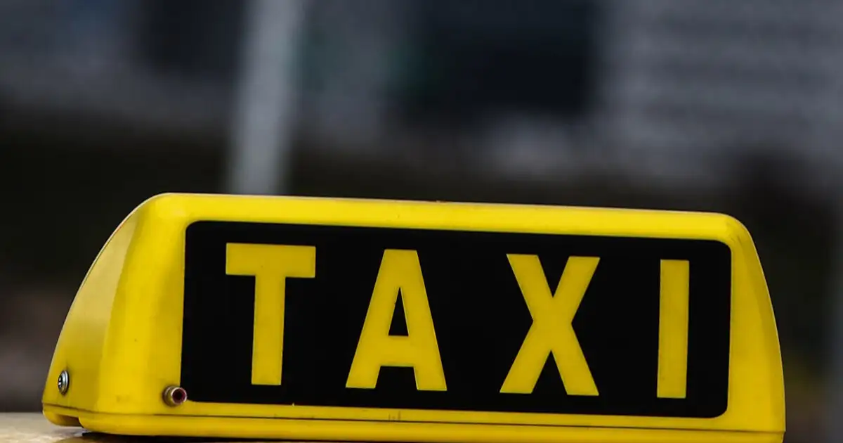 Πειραιάς:-Εντοπίστηκε-στο-λιμάνι-41χρονος-οδηγός-με-πλαστή-άδεια-ταξί-και-συνελήφθη