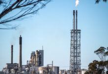 Διευρύνεται-η-πτώση-στις-τιμές-του-πετρελαίου:-brent-στα-96-δολάρια-και-wti-στα-90