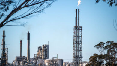 Διευρύνεται-η-πτώση-στις-τιμές-του-πετρελαίου:-brent-στα-96-δολάρια-και-wti-στα-90