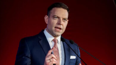 Ο-Στέφανος-Κασσελάκης-καταγγέλλει-τον-Κωνσταντίνο-Κυρανάκη-για-«σεξιστική-συμπεριφορά»-προς-τη-δημοσιογράφο-Μίνα-Καραμήτρου