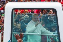 Παπικά-πυρά-με-έμμεσο-στόχο-τον-Τραμπ-από-το-Καμερούν