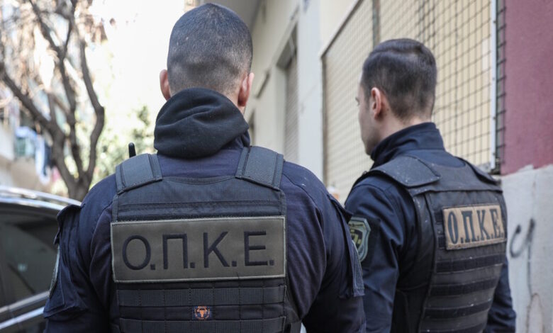 Γνωστός-ράπερ-συνελήφθη-με-κοκαΐνη-από-μέλη-της-ΟΠΚΕ-στην-Κοζάνη