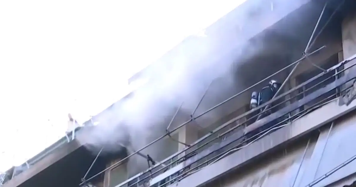 Κολωνός:-Δυο-νεκροί-μετά-από-φωτιά-σε-διαμέρισμα