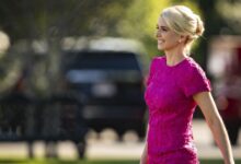 Νάταλι-Χαρπ:-Η-εμμονική-συνεργάτιδα-του-Τραμπ-που-σήμανε-συναγερμό-στις-Μυστικές-Υπηρεσίες-–-Λέει-ότι-του-χρωστάει-τη-ζωή-της