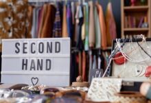 Ρούχα-second-hand:-Η-άνοδος-της-«δεύτερης-ζωής»-στη-μόδα