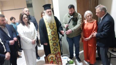 Πλήθος-κόσμου-στα-εγκαίνια-του-“ΚΕΠ-μου”-της-Ναυσικάς-Χρ.-Μιχαλάκη