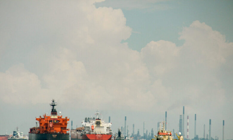 Στα-Στενά-του-Ορμούζ-επικρατεί-χάος:-Οι-αγορές-είναι-κλειστές-αλλά-οι-παλινωδίες-και-η-ένταση-αυξάνουν-το-ρίσκο