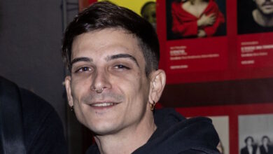 Νικολάκης-Ζεγκίνογλου:-Η-γιαγιά-μου-ήταν-πολύ-θρήσκα,-μια-φορά-με-πήρε-στην-εκκλησία-και-είπαν-«πάρτε-τον-πίσω»