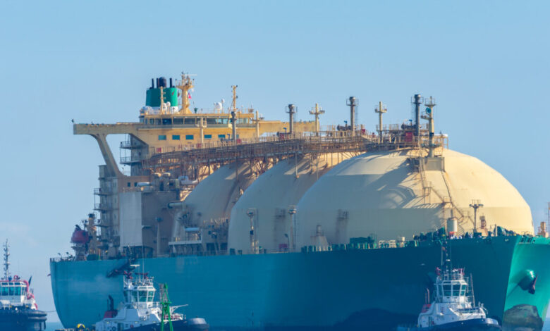 Δεξαμενόπλοια-lng-εγκλωβισμένα-στα-Στενά-του-Ορμούζ,-έκαναν-αναστροφή-μετά-το-νέο-κλείσιμο