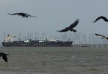 Το-Ιράν-«παίζει-τα-ρέστα-του»-στα-Στενά-του-Ορμούζ:-Το-σύντομο-άνοιγμα-και-η-συμφωνία-με-τις-ΗΠΑ-που-αργεί