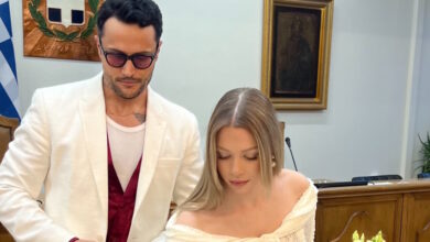 Ο-τραγουδιστής-Κωνσταντίνος-Φραντζής-παντρεύτηκε-την-αγαπημένη-του-πριν-γίνουν-γονείς