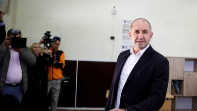 Εκλογές-στη-Βουλγαρία:-Προηγείται-ο-φιλόρωσος-Ρούμεν-Ράντεφ,-σύμφωνα-με-τα-exit-polls