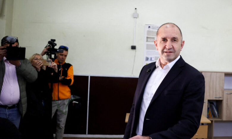 Εκλογές-στη-Βουλγαρία:-Προηγείται-ο-φιλόρωσος-Ρούμεν-Ράντεφ,-σύμφωνα-με-τα-exit-polls