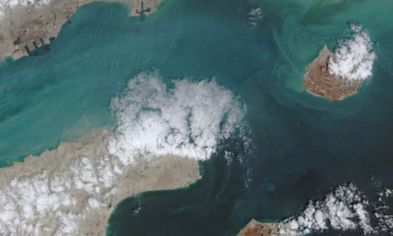 Στενά-του-Ορμούζ:-Το-Ιράν-απέτρεψε-δύο-δεξαμενόπλοια,-πέρασαν-προς-τη-Μεσόγειο-δύο-κρουαζιερόπλοια