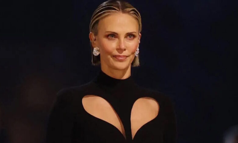 Η-Σαρλίζ-Θερόν-για-τη-νύχτα-που-η-μητέρα-σκότωσε-τον-πατέρα-της:-«Τον-πυροβόλησε-πριν-μας-σκοτώσει»