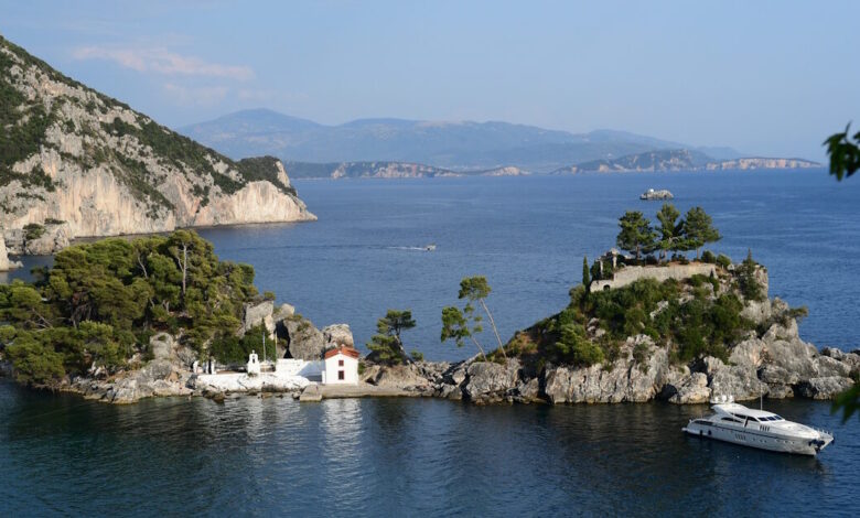 Κοινωνικός-Τουρισμός-2026:-Από-αύριο-οι-αιτήσεις-για-300.000-δικαιούχους-–-Με-ποια-ΑΦΜ-ξεκινά-η-διαδικασία