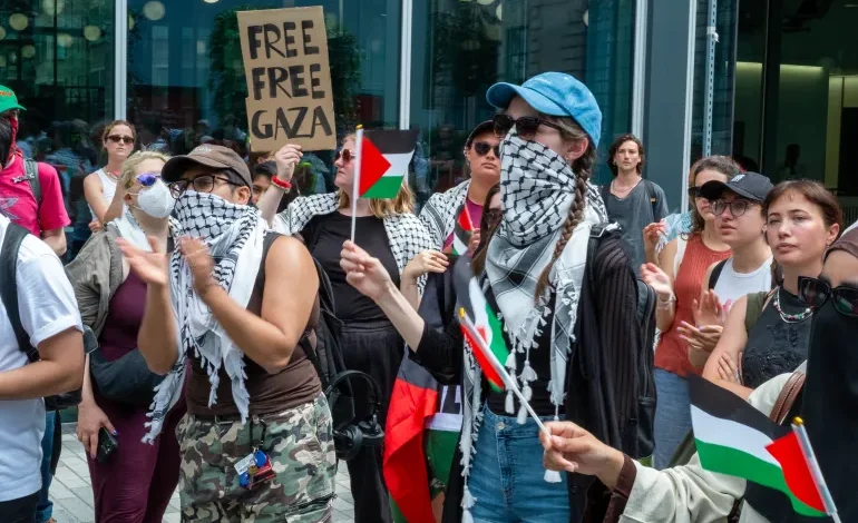 Βρετανικά-πανεπιστήμια-πλήρωσαν-εταιρεία-για-να-«παρακολουθεί»-φιλοπαλαιστίνιους-φοιτητές
