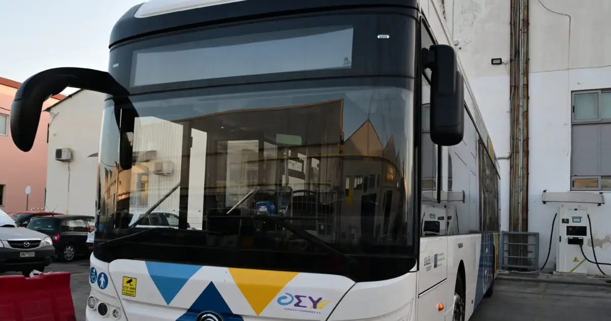 Χανιά:-Άγρια-επίθεση-σε-οδηγό-λεωφορείου-από-κουκουλοφόρο-–-Στο-νοσοκομείο-το-θύμα