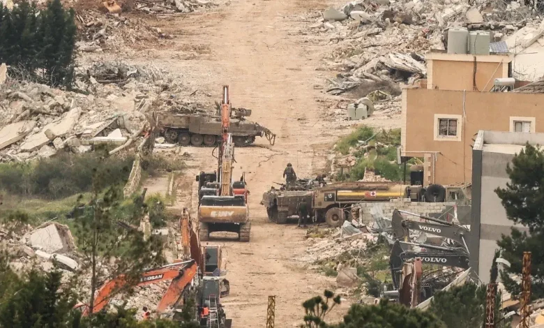 Κατοχή-και-γκρέμισμα:-Ισραηλινοί-εργολάβοι-μπήκαν-και-κατεδαφίζουν-σπίτια-στον-Λίβανο