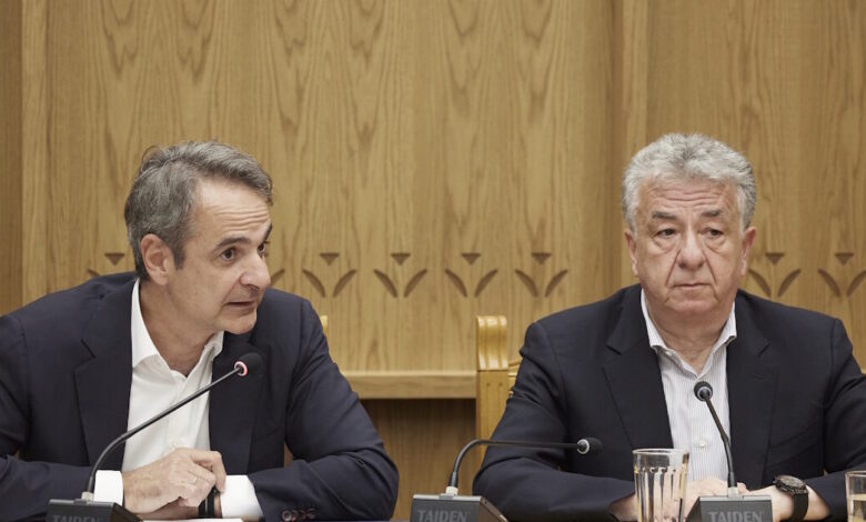 Σύσκεψη-Μητσοτάκη-στην-Περιφέρεια-Κρήτη-για-τα-μέτρα-κατά-της-λειψυδρίας