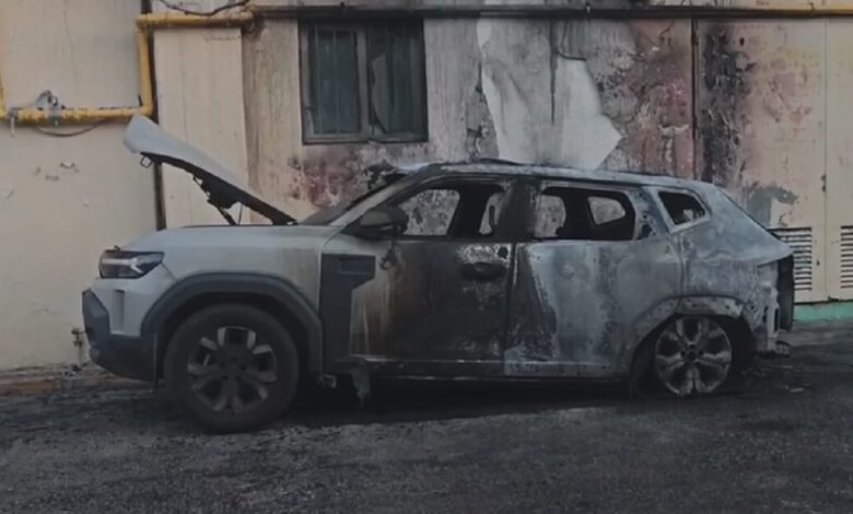 Εμπρηστική-επίθεση-στου-Ζωγράφου:-Αυτό-είναι-το-αυτοκίνητο-του-πραγματογνώμονα-Δημήτρη-Καρώνη-που-κάηκε
