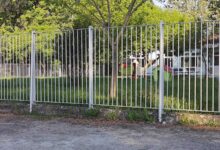 Τρίκαλα:-Πνίγηκε-στα-χόρτα-η-αυλή-του-2ου-Νηπιαγωγείου