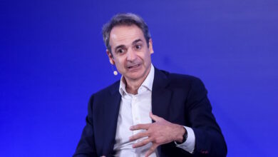 Μητσοτάκης:-Το-δίλημμα-είναι-ανάμεσα-σε-ένα-κόμμα-με-σχέδιο-για-το-αύριο-και-στο-άλλο-που-θέλει-να-μας-γυρίσει-στο-1980