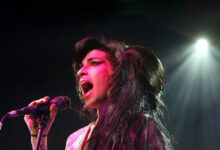 Ο-πατέρας-της-Έιμι-Γουάινχαουζ-έχασε-τη-δίκη-με-τις-δύο-φίλες-της-τραγουδίστριας