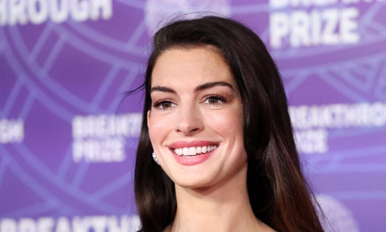 Η-Αν-Χάθαγουεϊ-είναι-η-ομορφότερη-γυναίκα-στον-κόσμο,-σύμφωνα-με-το-περιοδικό-people