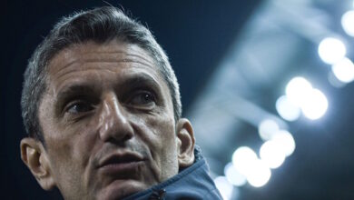 ΠΑΟΚ:-Ο-Ραζβάν-Λουτσέσκου-στην-πλατεία-Αριστοτέλους,-στη-γιορτή-για-τα-100-χρόνια-του-«δικεφάλου»