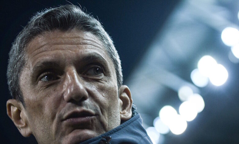 ΠΑΟΚ:-Ο-Ραζβάν-Λουτσέσκου-στην-πλατεία-Αριστοτέλους,-στη-γιορτή-για-τα-100-χρόνια-του-«δικεφάλου»